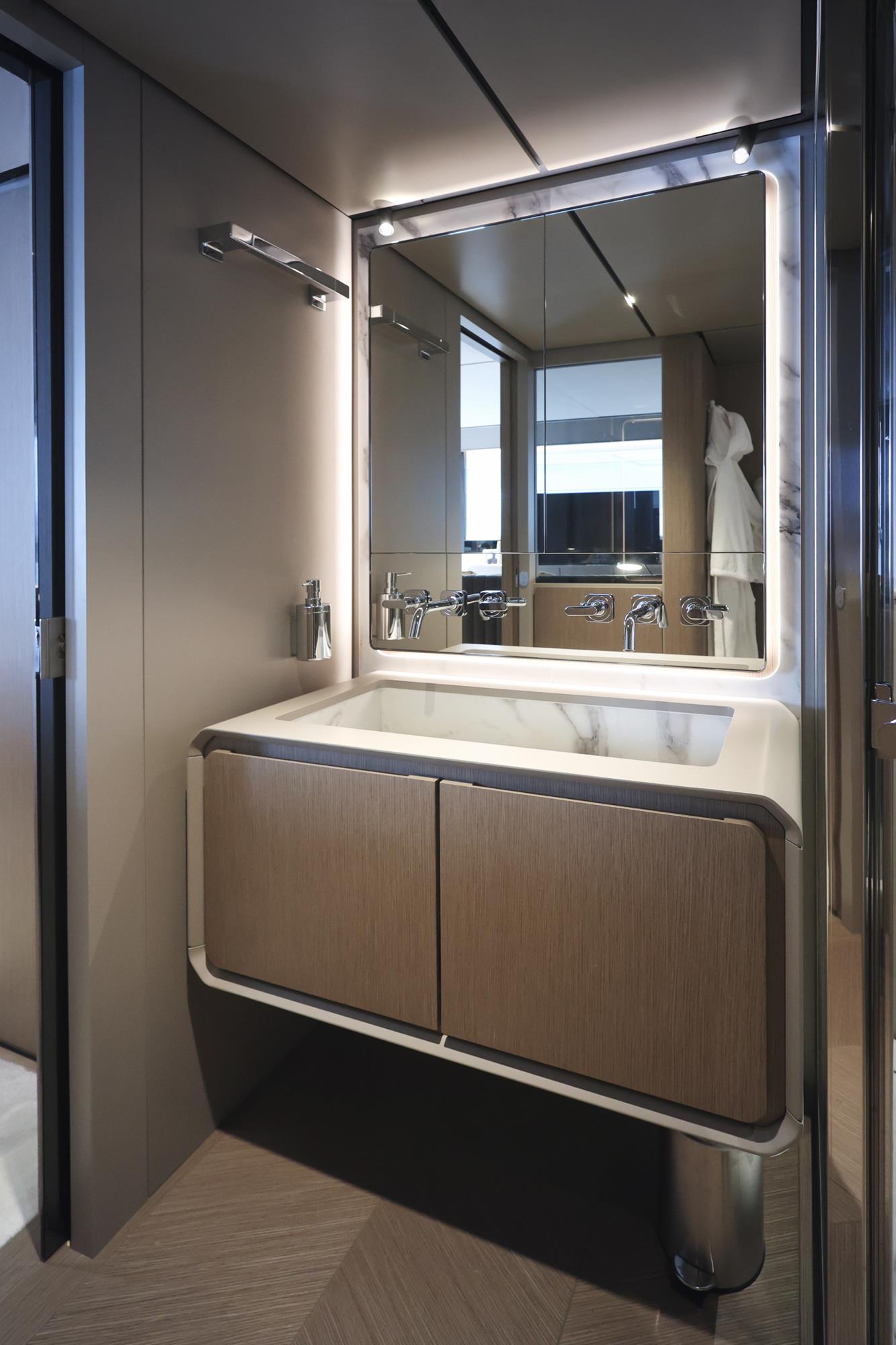 2024 FERRETTI YACHTS INFYNITO 90 